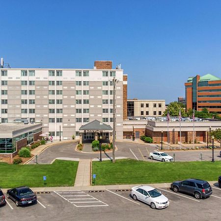 Doubletree By Hilton Neenah מראה חיצוני תמונה