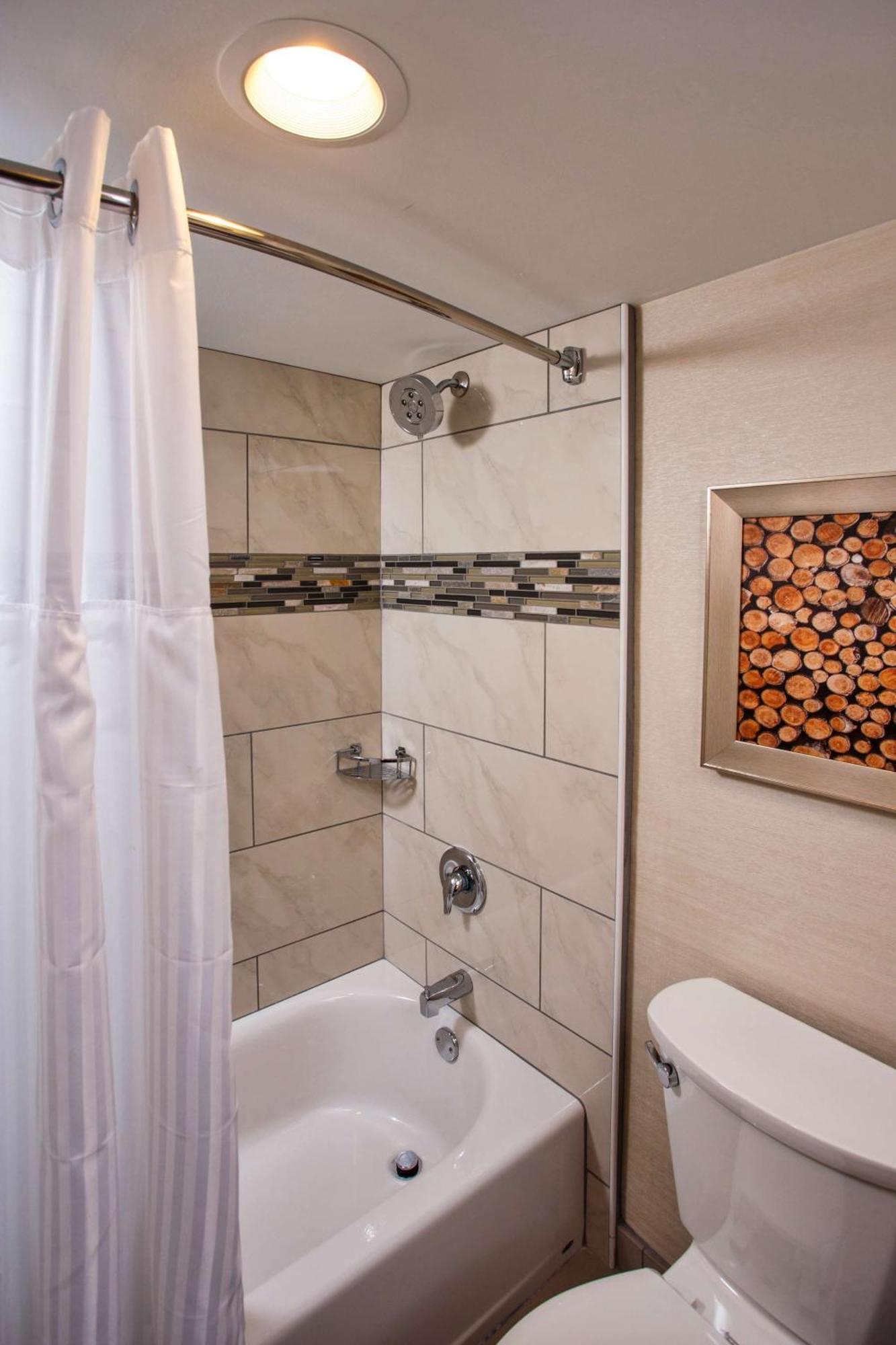 Doubletree By Hilton Neenah מראה חיצוני תמונה