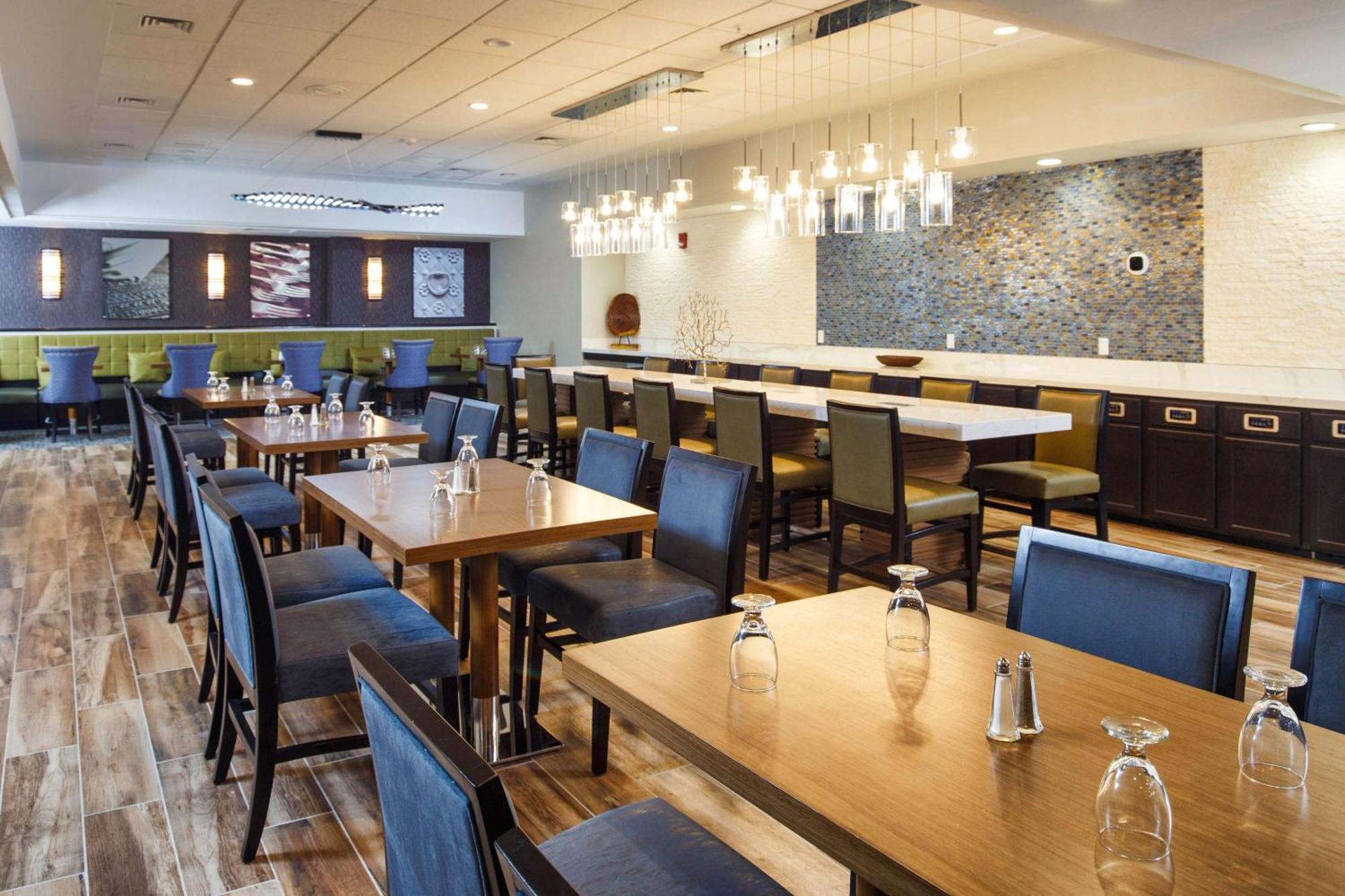 Doubletree By Hilton Neenah מראה חיצוני תמונה