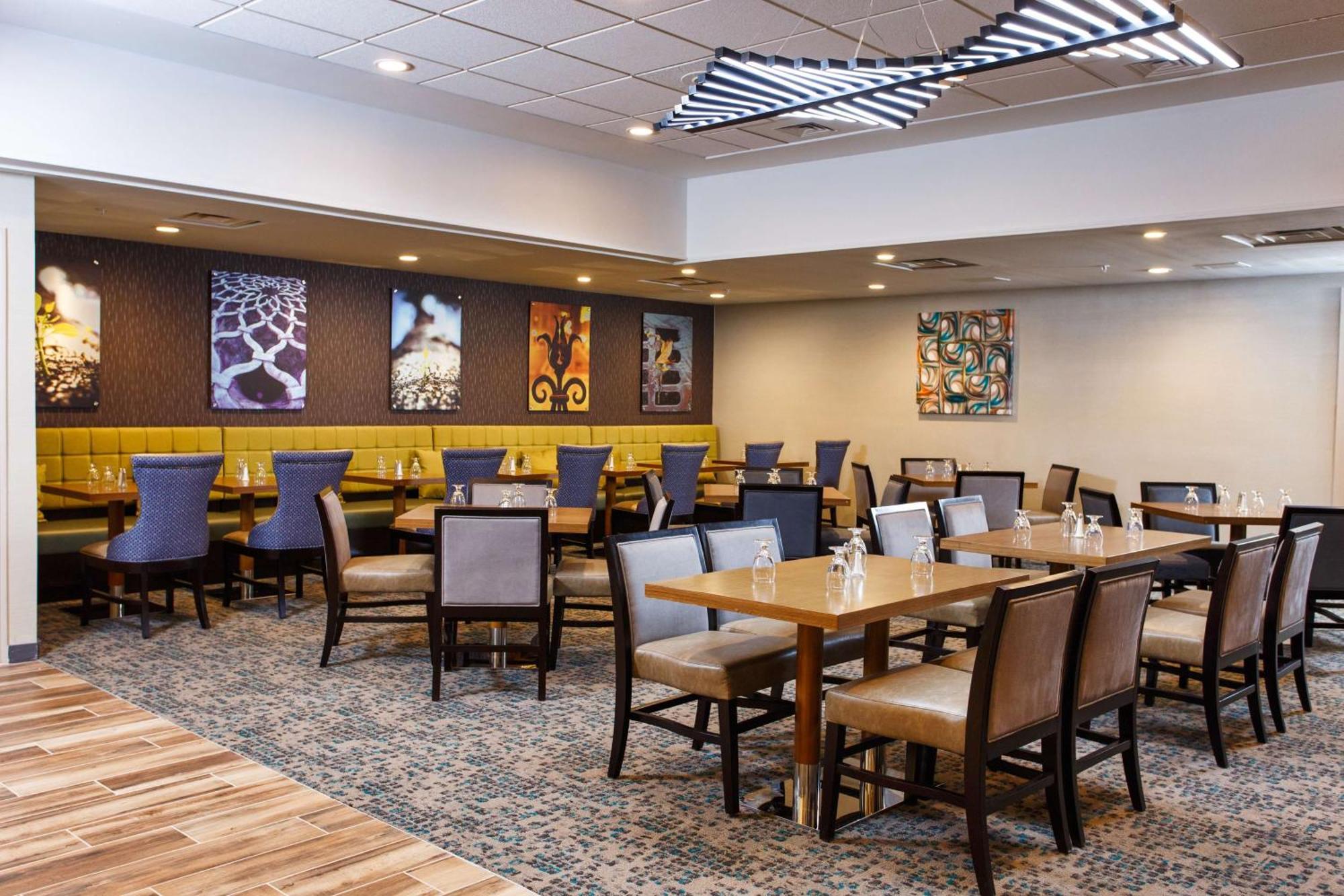 Doubletree By Hilton Neenah מראה חיצוני תמונה