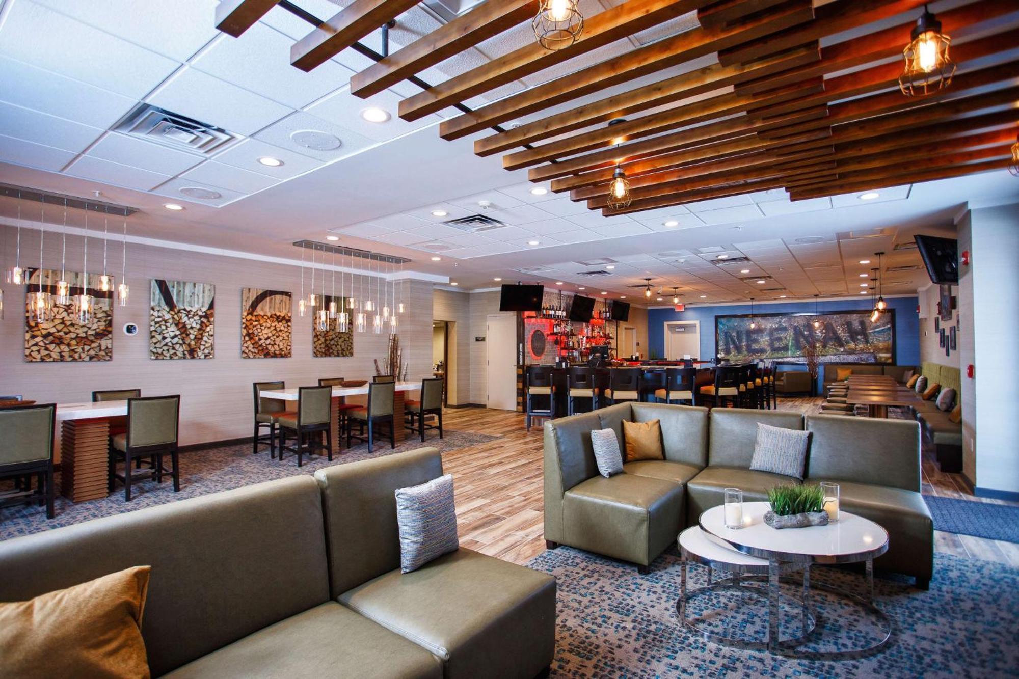 Doubletree By Hilton Neenah מראה חיצוני תמונה