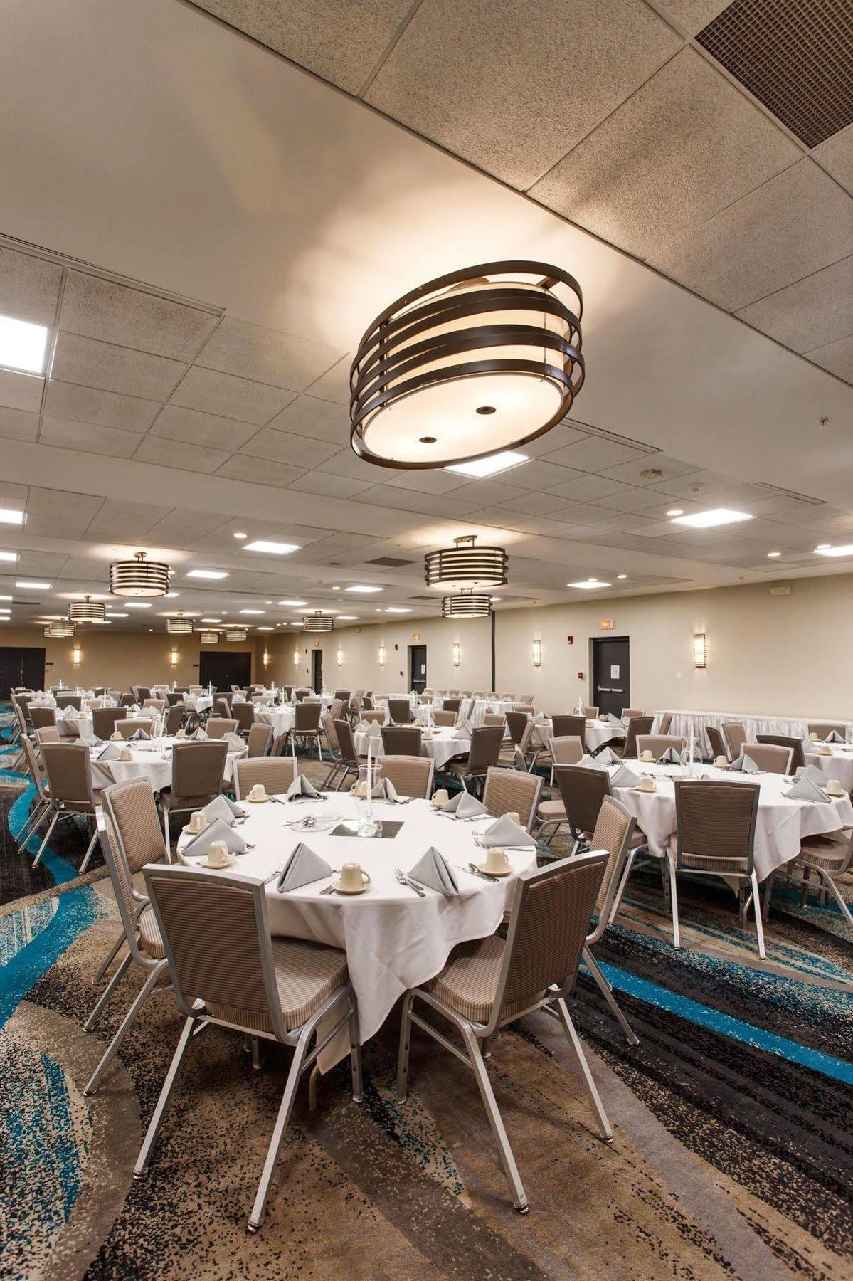 Doubletree By Hilton Neenah מראה חיצוני תמונה